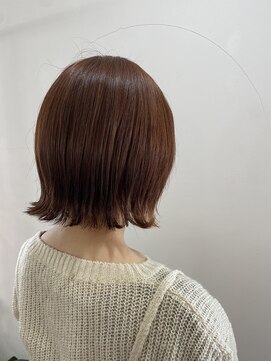 ヘアーアンドメイクアップモパ 切りっぱなしボブ