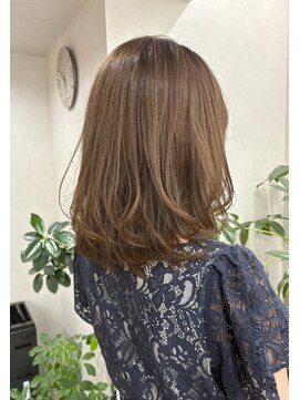 クム 横浜(qumu) フェミニン × ミルクティーベージュ【神永】