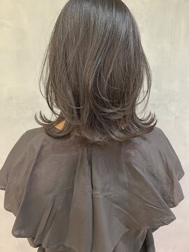 キチ(kichi.) [kichi.] オリーブグレージュ×結べるレイヤーボブ