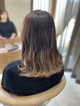 ヘアーガーデン バレッタ(hair garden barretta) グレージュの3Dグラデーションカラー