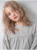 金髪ホワイトブロンド抜け感かきあげミディアムz越谷10代20代