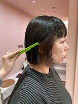 ルーム シンサイバシ(room shinsaibashi)&nbsp;さりげなく楽しむ♪オリーブ×ベージュインナーカラーの大人ボブ