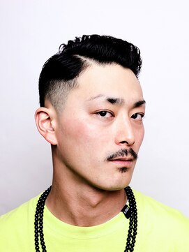 ゴーゴーヘアー(GOGO HAIR) ローフェードバーバースタイル