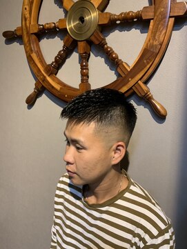 バーバー スタジオ ラフテル(Barber Studio RAFTEL) スキンフェード クロップ