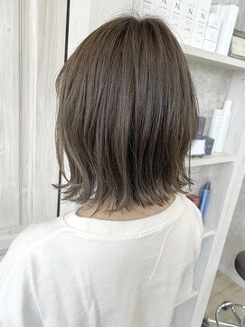 キャアリー(Caary) 福山市美容室Caary シースルーハイライト 切りっぱなしボブ
