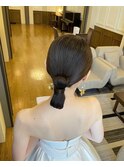 洋装 シンプル タイト つるんと シニヨン ヘアアレンジ