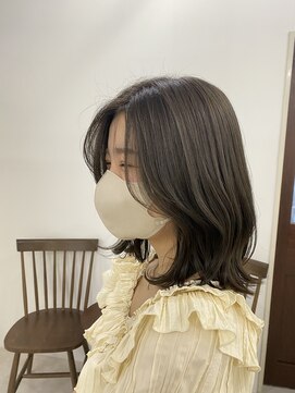 アミ 下通り (ami) 熊本　韓国風　透明感カラー　オリーブベージュ