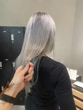 アイリー 名古屋(A/LEE) シルバーグレージュ