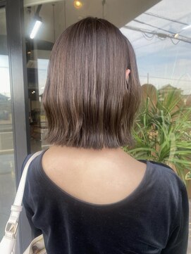 アリカ(arika) 外ハネボブ/オリーブベージュ