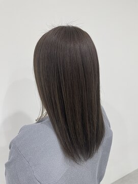 イフプロデュースドバイアミカ(iF produced by Amica) 綺麗めアッシュブラウン