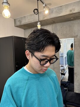 グッドプレイスアンドシング(Good Place&thing) 刈り上げセンターパート