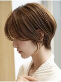 表参道白髪ぼかしハイライトくびれショートボブグレーベージュ