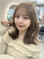 ポーチバイハニー オモテサンドウ(PORCH by HONEY omotesando)&nbsp;ミディアムヘアくびれヘアオリーブベージュ1
