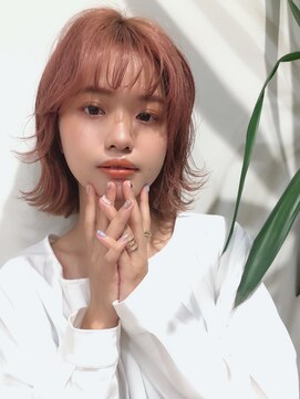 アメーテール アーム(a.meteru) シアーなフレンチボブ×ハイトーンカラーで遊びのあるスタイルに