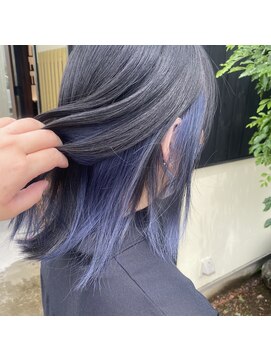 アオトソラ クールビューティーなインナーカラー