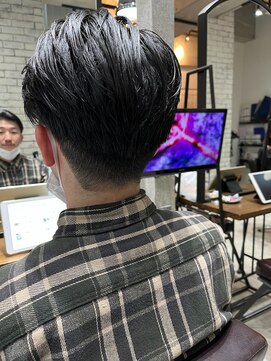 フェリア 渋谷(Feria) "谷島幸太郎"センターパートスタイル