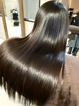 スリー(THREE) 髪質改善トリートメント  縮毛矯正　髪質改善ストレート　酸性