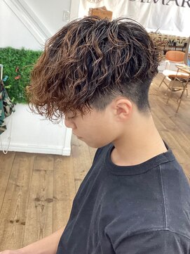 ユイマァルスロウ(YUIMARL SLOW) バロックパーマ×前下がりマッシュ