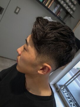 イントロバイフィーネ 渋谷(INTRO . by Fi-Ne) ナチュラルローフェード/ラフトップ