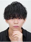 無造作なルーズパーマ×刈り上げマッシュ◎