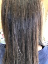 ヘアーフェロー HAIR fellow 透明感とオリーブで織り成す、サラサラストレート