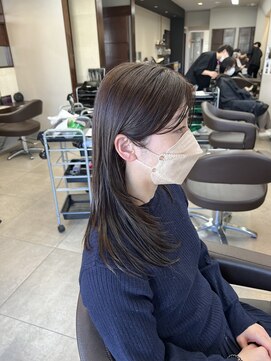 リリ(Liri material care salon by JAPAN) 軽さと纏まりのあるレイヤーデザイン