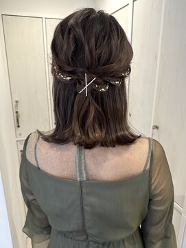 ガーデンヨコハマ(GARDEN YOKOHAMA) ヘアセット　アレンジ　ハーフアップ　ふわふわ　金箔　肩下ボブ