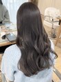 ジーナ 横浜(Zina) ふわっと動きのあるロングレイヤー×透け感グレージュ