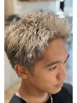 ザデイ カットアンドカルチャーショップ(THE DAY CUT&CULTURE SHOP) 外国人風無造作ショート