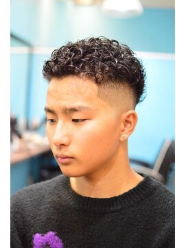 ラフカッターズZ 町田店 極道パーマ【町田/理容室/床屋/顔剃り/シェービング】