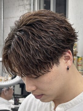 オーバル ジングウマエ(OVARL jingumae) 縦落ちツイストスパイラルセンターパート