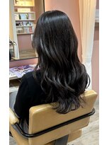 スリーバイエイム(03 eim)&nbsp;艶感たっぷりのダークグレージュカラー