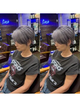 カルフール ロコ 草加西口店(Carrefour LOCO) シルバーカラー/ブリーチ最低２回以上必須　ハンサムショート