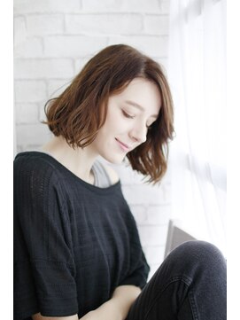 トランクイル サフリック(TRAN9UIL safric) 20代・30代・40代 ストールが巻きやすい!愛されボブ