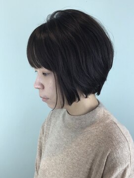 トレパルッキエーレ(tre parrucchiere) ［-tre-］ショートボブ