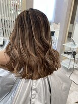 ホワイト(WHITE)&nbsp;[WHITE RYOTA]バレイヤージュ風ハイライトカラー