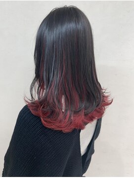 リア(Lia by KENJE) Lia　幅広めインナーカラー可愛いです♪