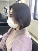 アッシュブラウン流し前髪アップバング大人ボブ