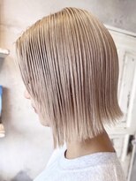 カムジーヘッドカミノウラ(COMEGHEAD KAMINOURA)&nbsp;ダブルカラーショートボブインナーカラーハイライトケアブリーチ