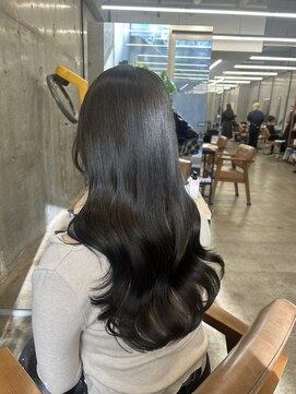 透明感オリーブグレージュ