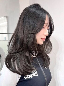 エル バイ アンキシム(elu by AHNKISM) 韓国ワンホンヘア顔まわりカットロングレイヤー