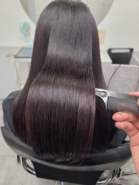 トッカ 茨木(tocca) 茨木市で唯一【縮毛矯正とカラーを同時に行える】スタイリスト★