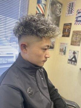 バーバーサトウ(BARBER SATO) ツイスト