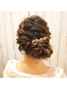 ヘアーアトリエ アンル(hair atelier anle) サイド寄せシニヨン