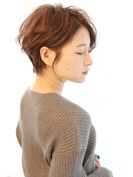 レウナ 外苑前(Reuna) 【30代40代50代】ボリューム出すならウェービーショート