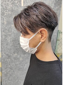 コロ(COLO) 【吉祥寺】 メンズカット ハイライト ナチュラル センターパート