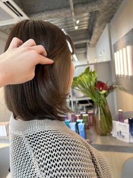 シダ(sida SAIIN) 【牧内】インナーカラー/アッシュグレー/ボブスタイル