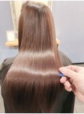 髪質改善で叶えるツヤ感ロングストレート