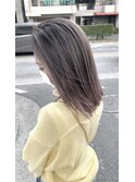 レイヤーボブハイライトブリーチレイヤーハイトーングレージュ
