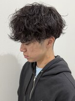 ヒュイル バイ ニアウ(Hwyl by Niau)&nbsp;メンズマッシュパーマ波巻パーマスパイラルパーマ刈り上げ